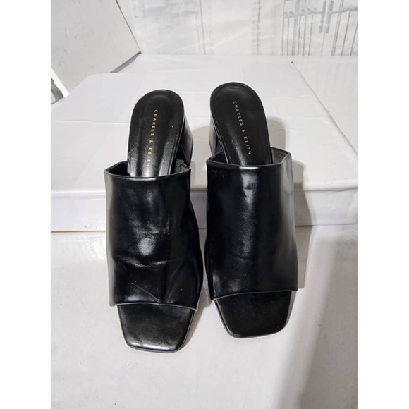 Authentic Charles and Keith Square Toe Heel Mules Black Size 38 - Picture 1 of 9